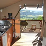 Tente Avec Vue Sur L'aubrac Camping Bessuejouls