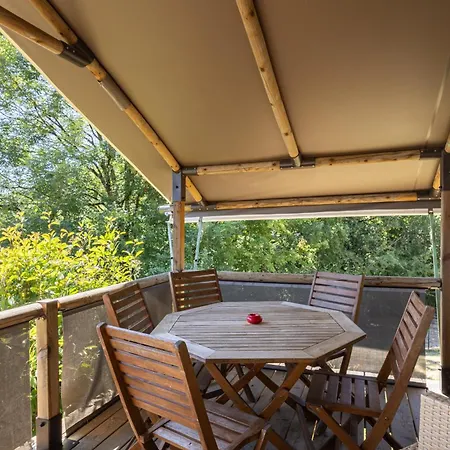 Tente Avec Vue Sur L'aubrac キャンプ場