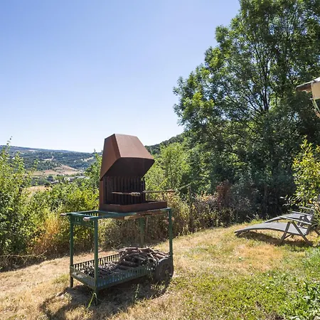 Tente Avec Vue Sur L'aubrac Bessuejouls