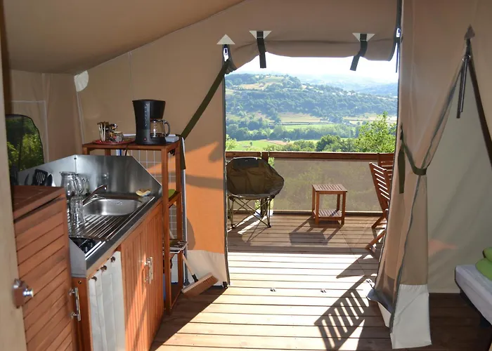 Campeggio Tente Avec Vue Sur L'aubrac